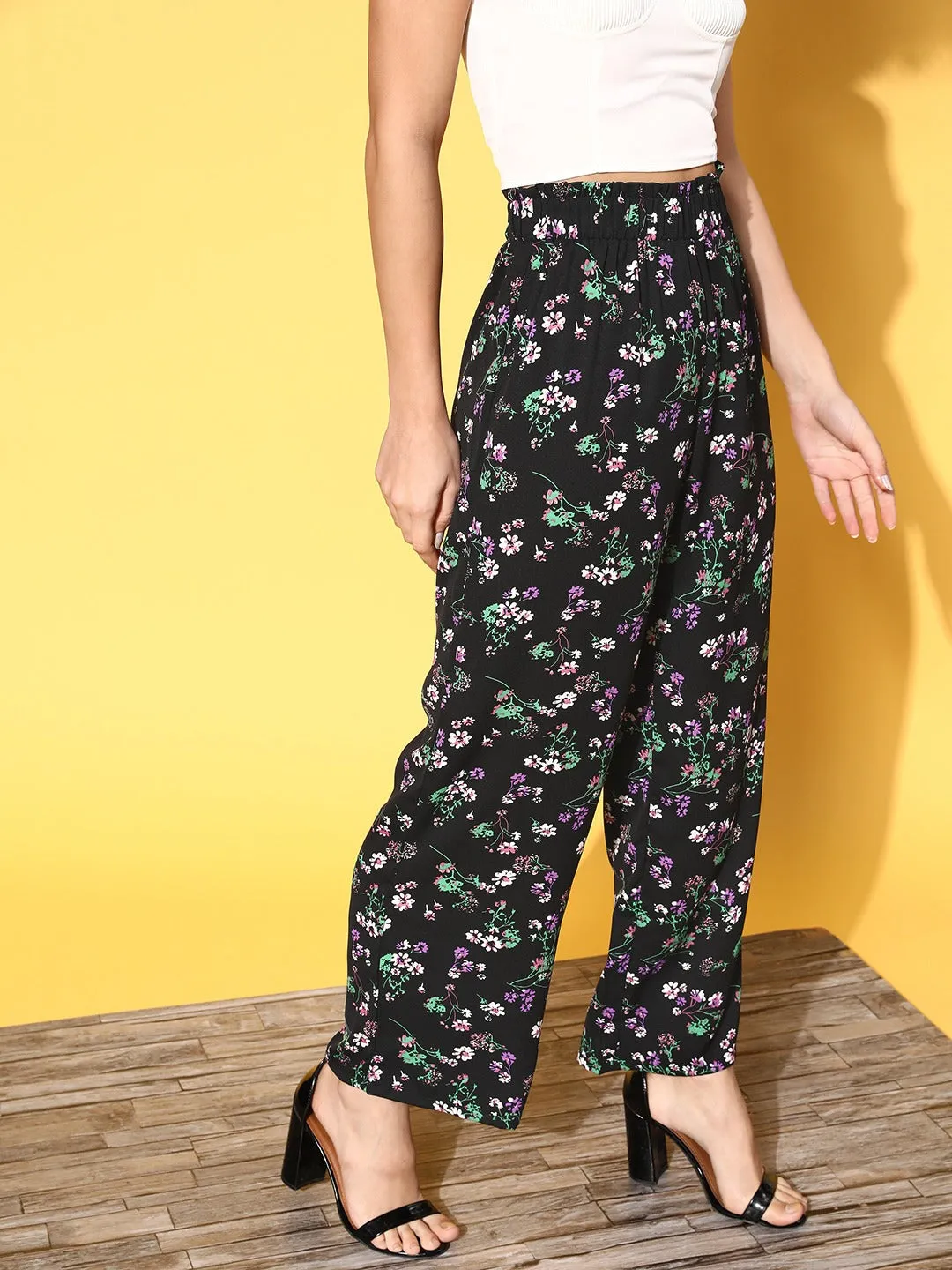 Berrylush Women Black & Green Floral Printed High-Rise Waist Pleated Regular Trousers