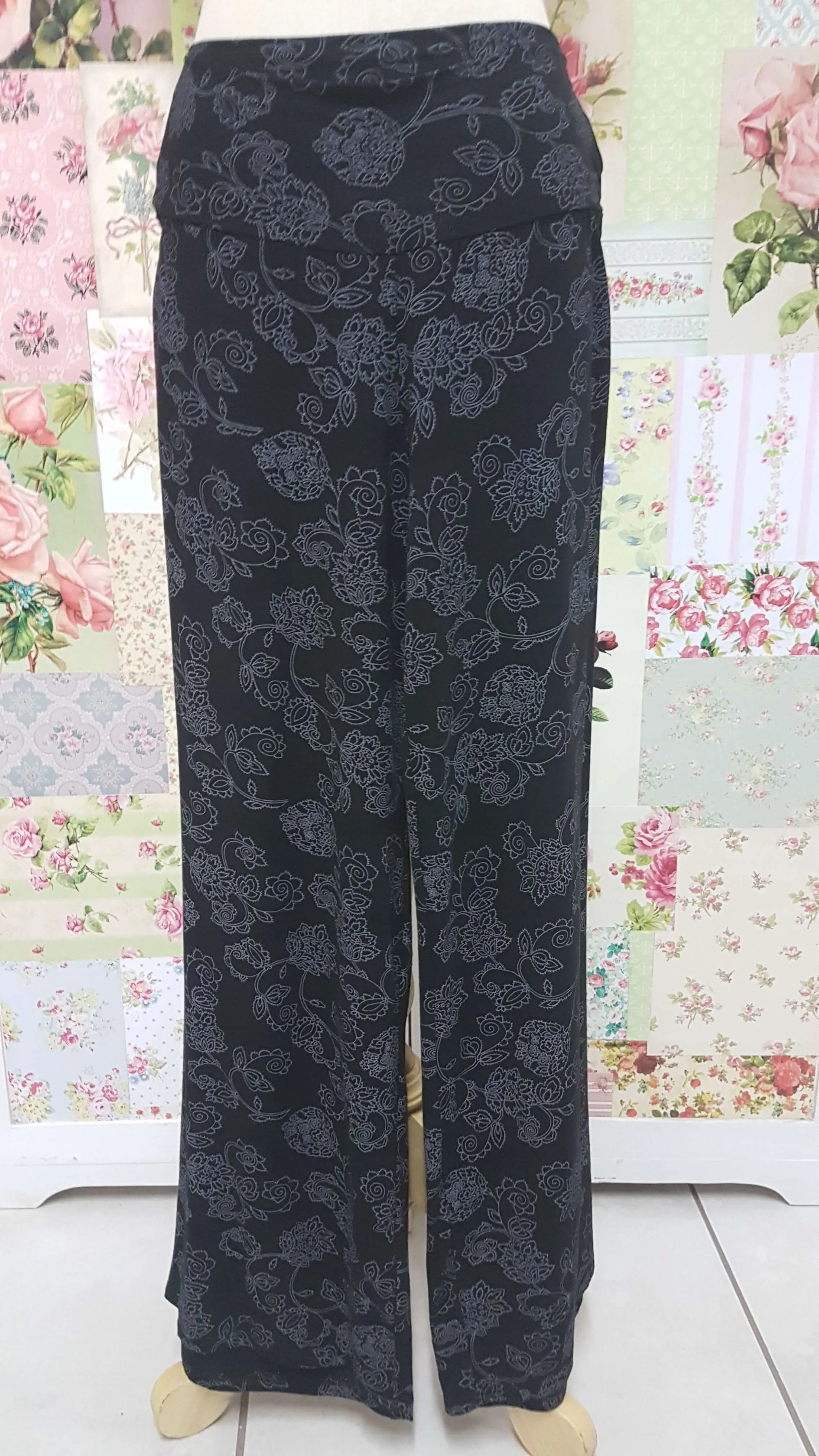 Black & Grey Printed Pants BE070