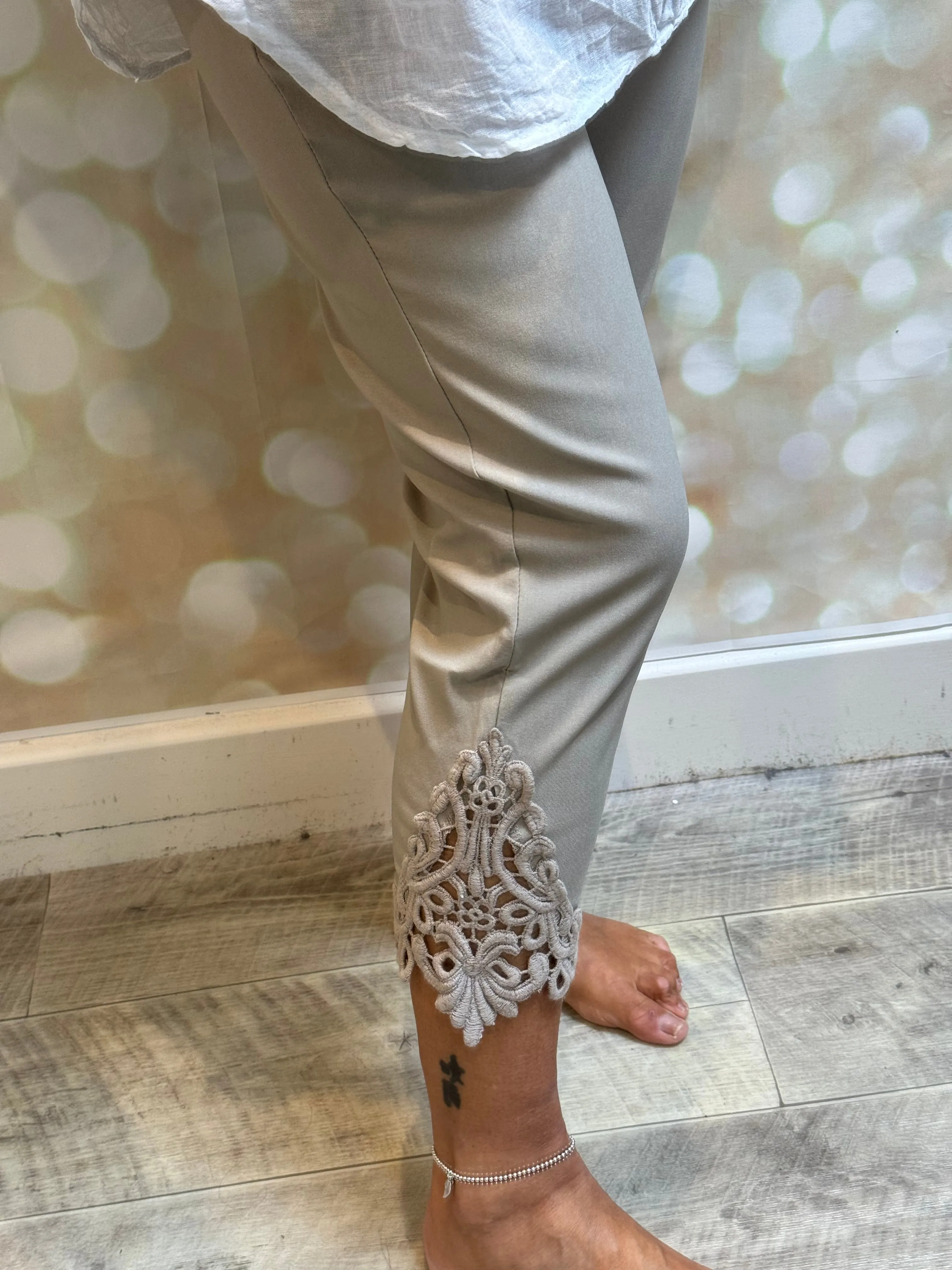 Cherry B 3/4 Trousers with crochet detail