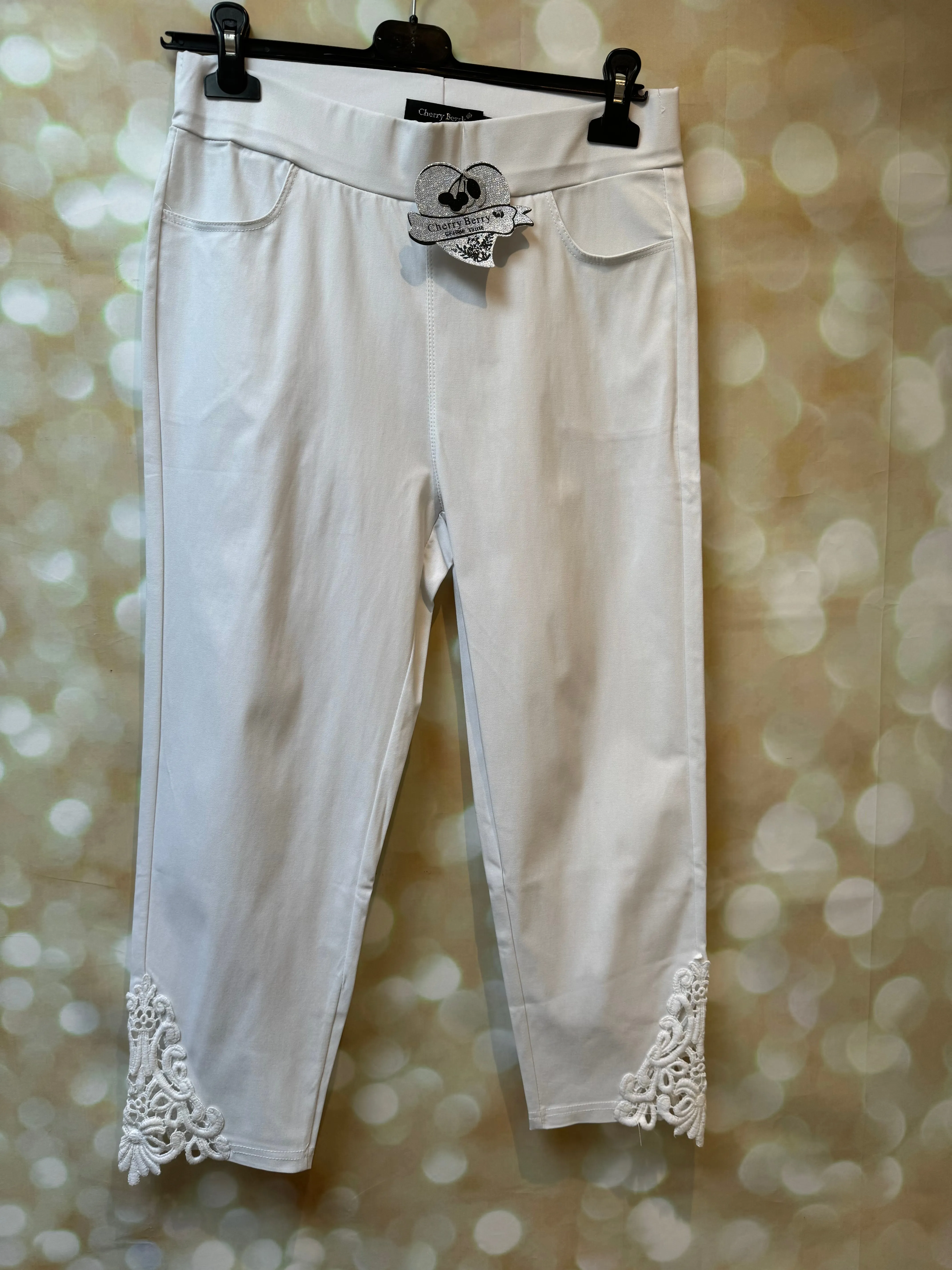 Cherry B 3/4 Trousers with crochet detail