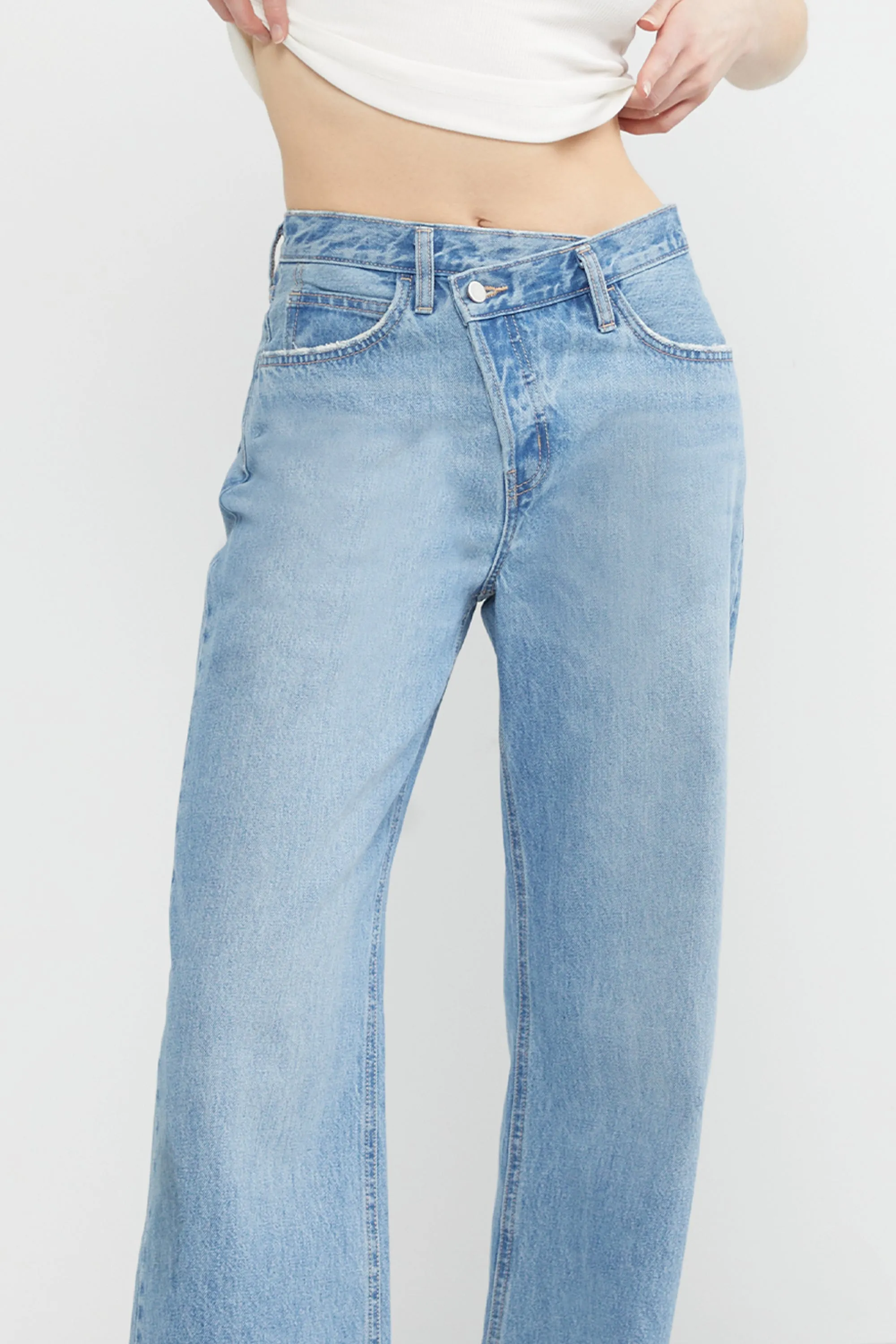 CROSSFRONT STRAIGHT LEG JEAN