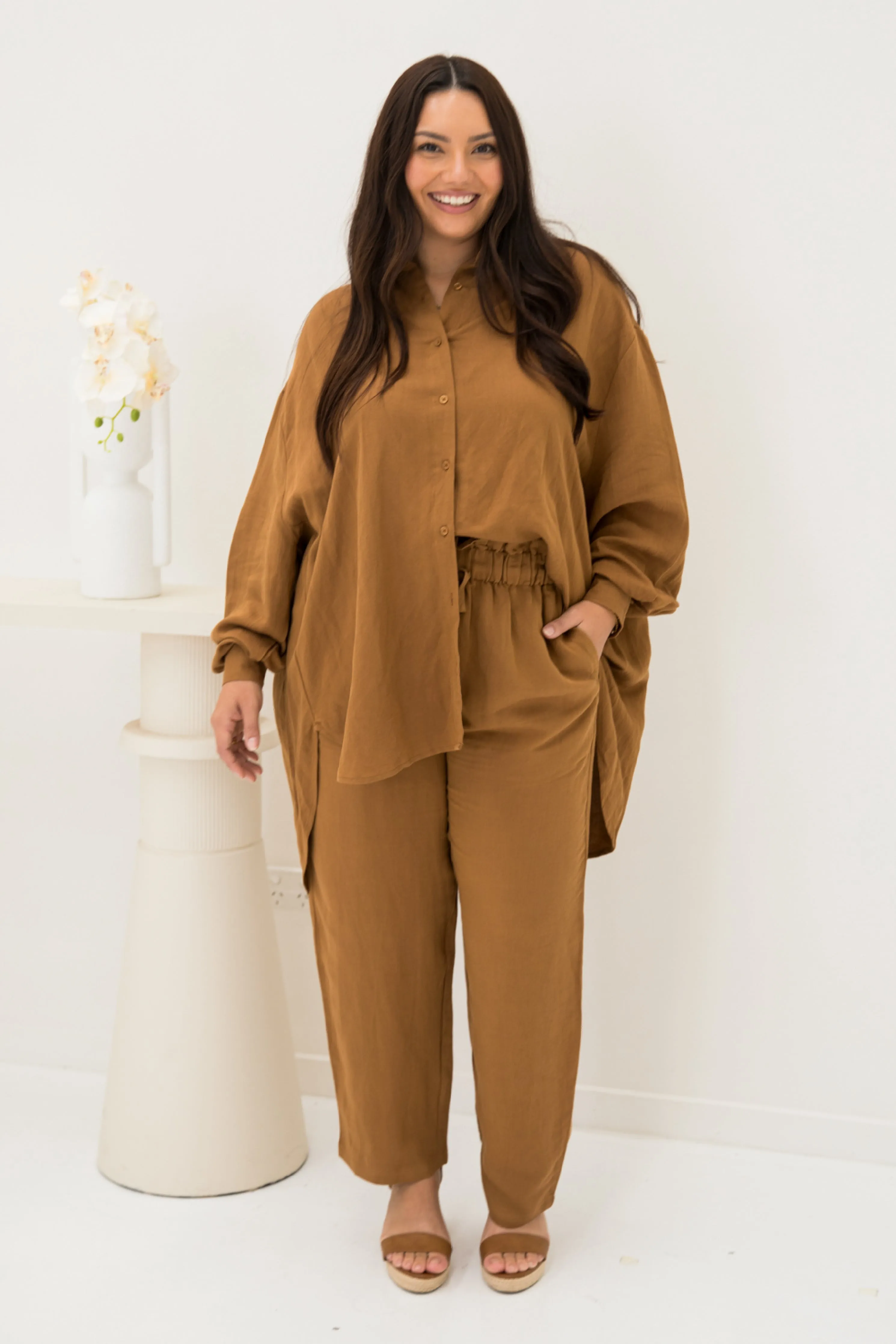 FINAL SALE Olivia Pant in Almond