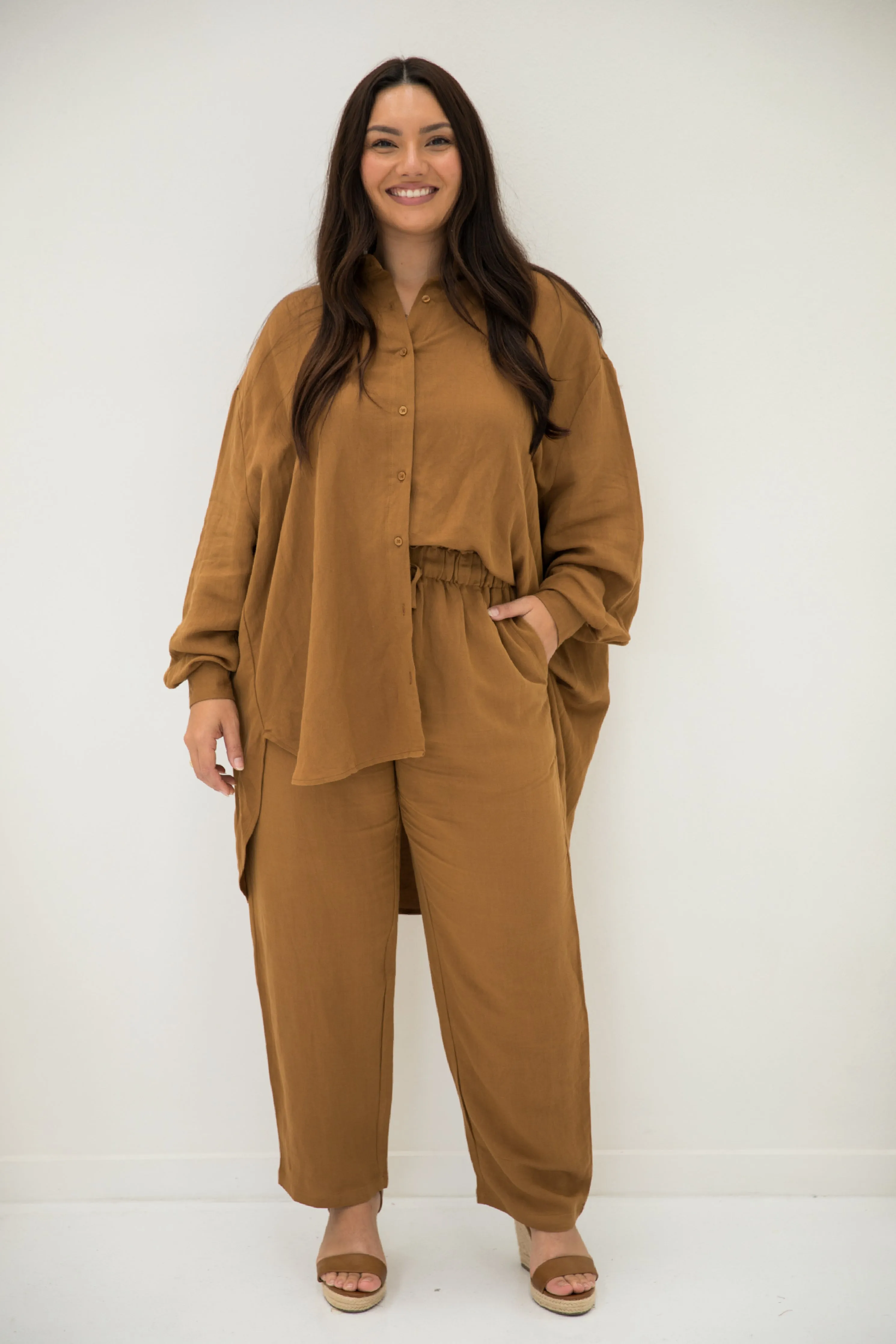 FINAL SALE Olivia Pant in Almond