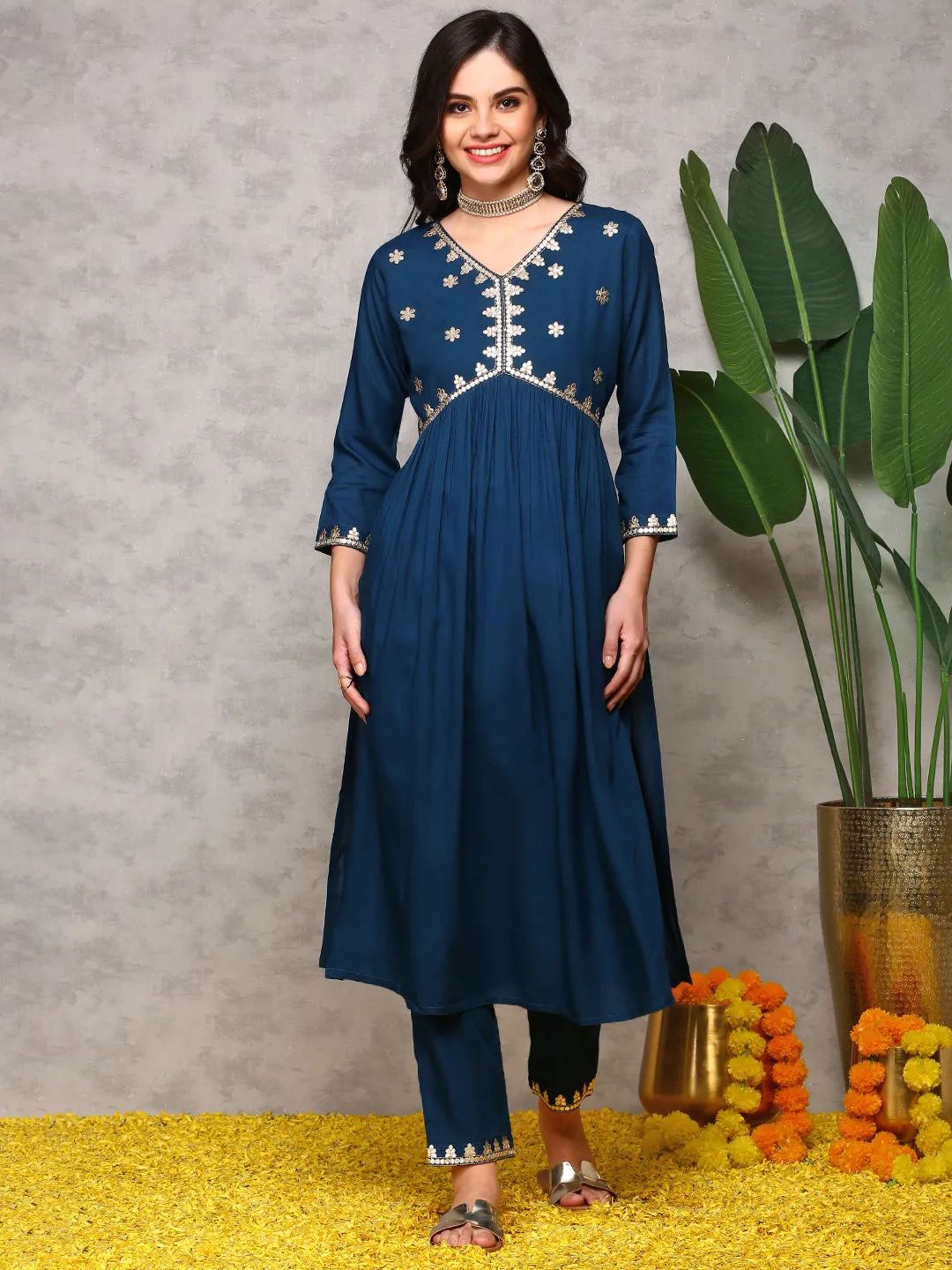 ISHIN Women Ethnic Motifs Embroidered V-Neck Thread Work A-Line Kurta with Trousers