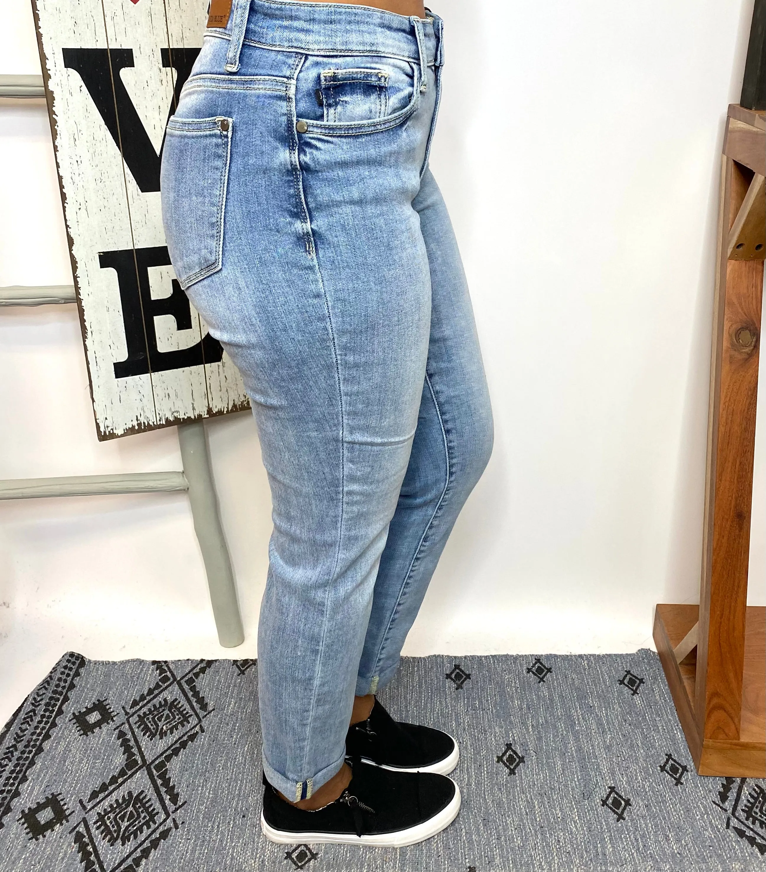 #L992 Laid Back Boyfriend Fit Judy Blue Jeans